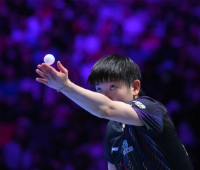 leyu公司-历史第一人！孙颖莎4-1王曼昱夺冠：女单世界杯三连冠创纪录